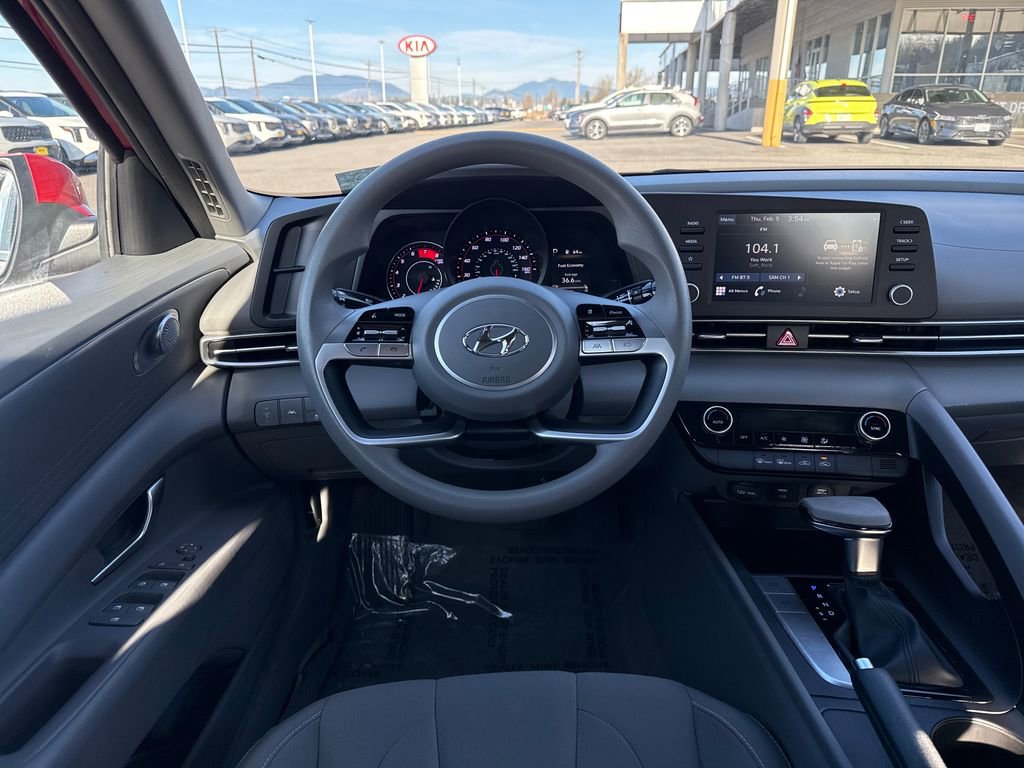 Used 2023 Hyundai Elantra SEL w/ Cargo Package image 22