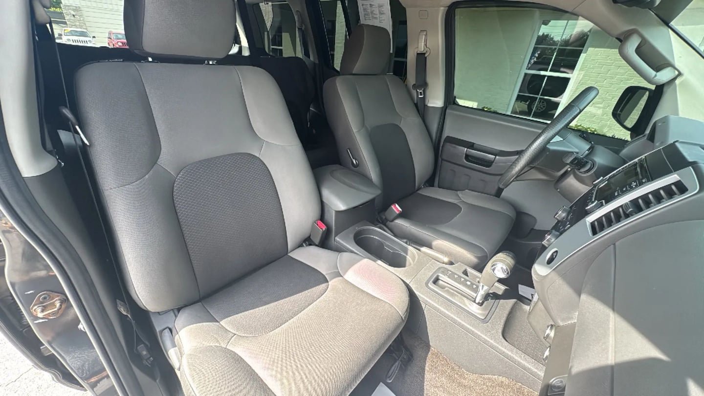Used 2015 Nissan Xterra S RWD image 27