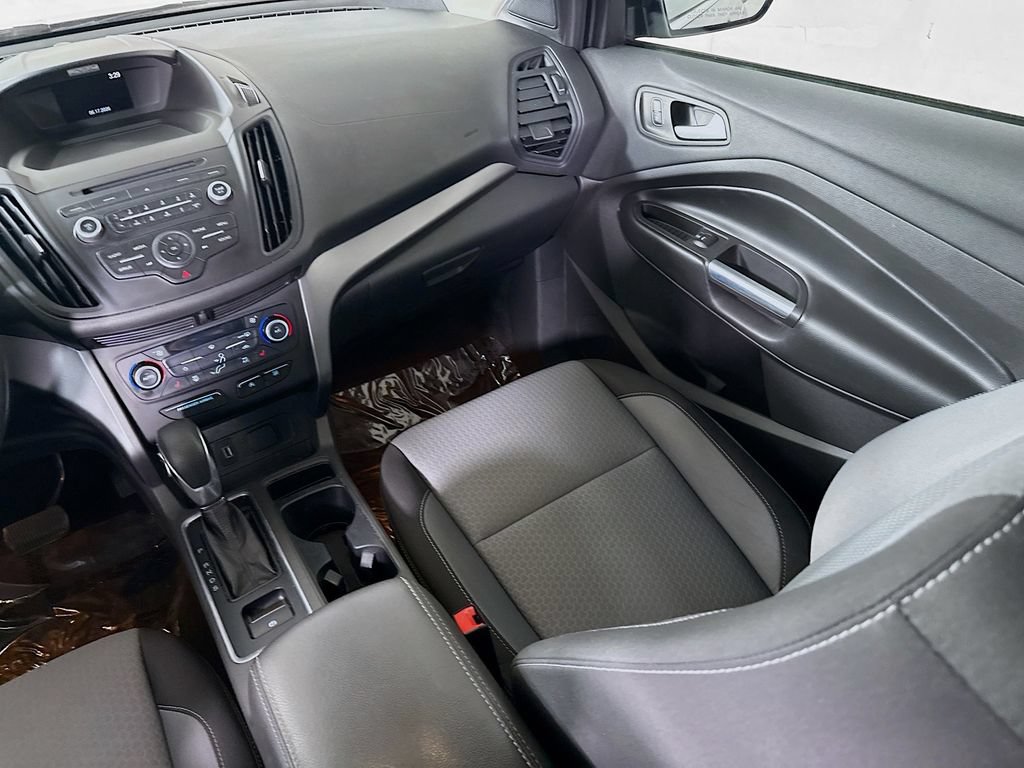 Used 2018 Ford Escape SE w/ Ford Safe & Smart Package FWD image 23