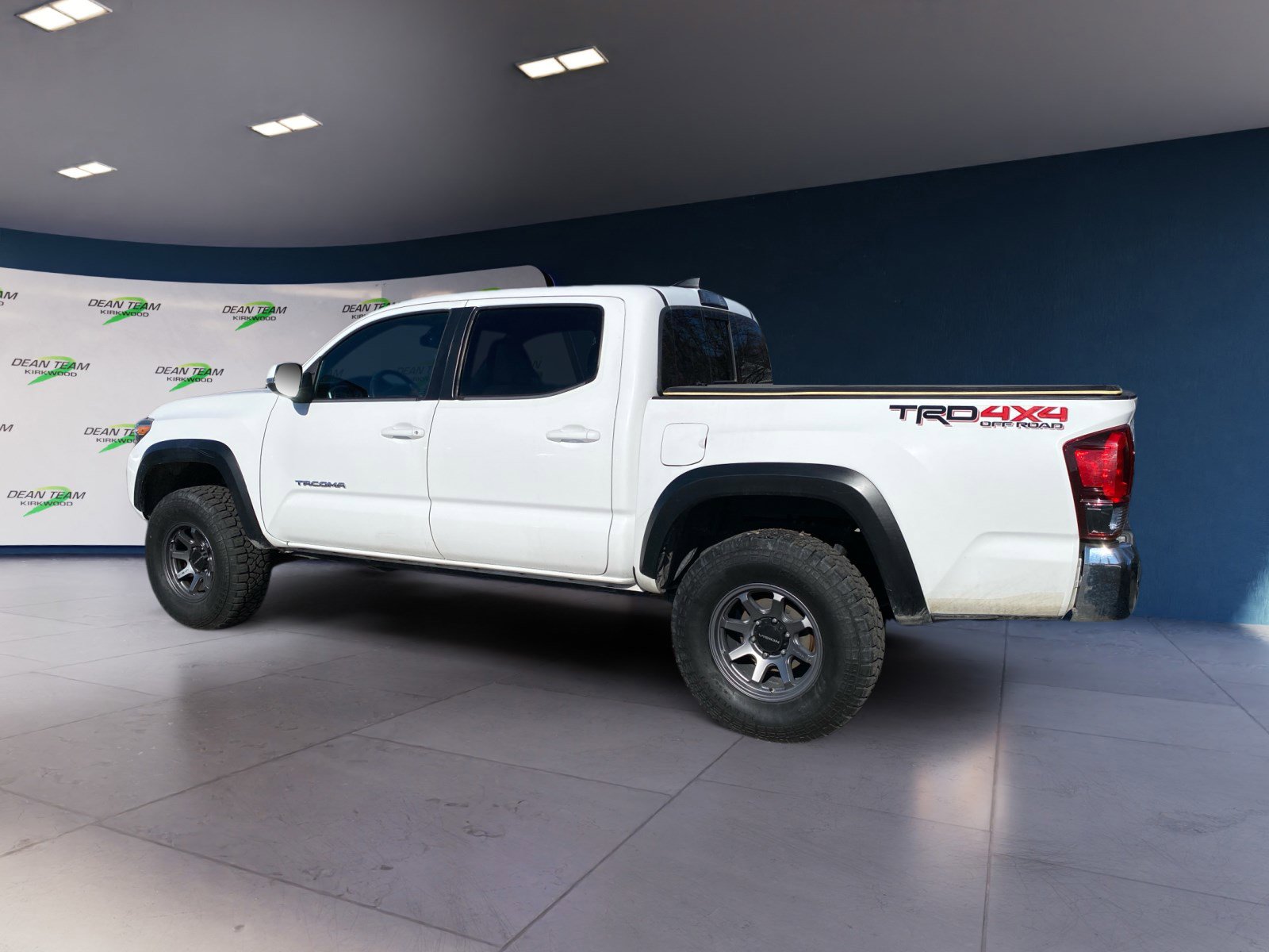 Used 2019 Toyota Tacoma TRD Off-Road image 4