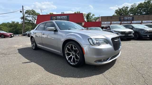 Used 2018 Chrysler 300 S w/ 300S Premium Group RWD image 3