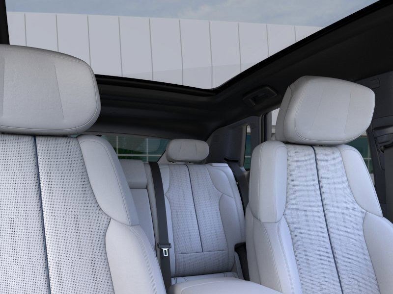 New 2025 Cadillac Lyriq Luxury image 24