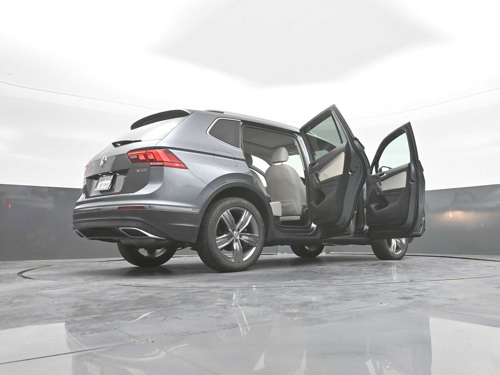 Used 2021 Volkswagen Tiguan SEL AWD/4WD image 49