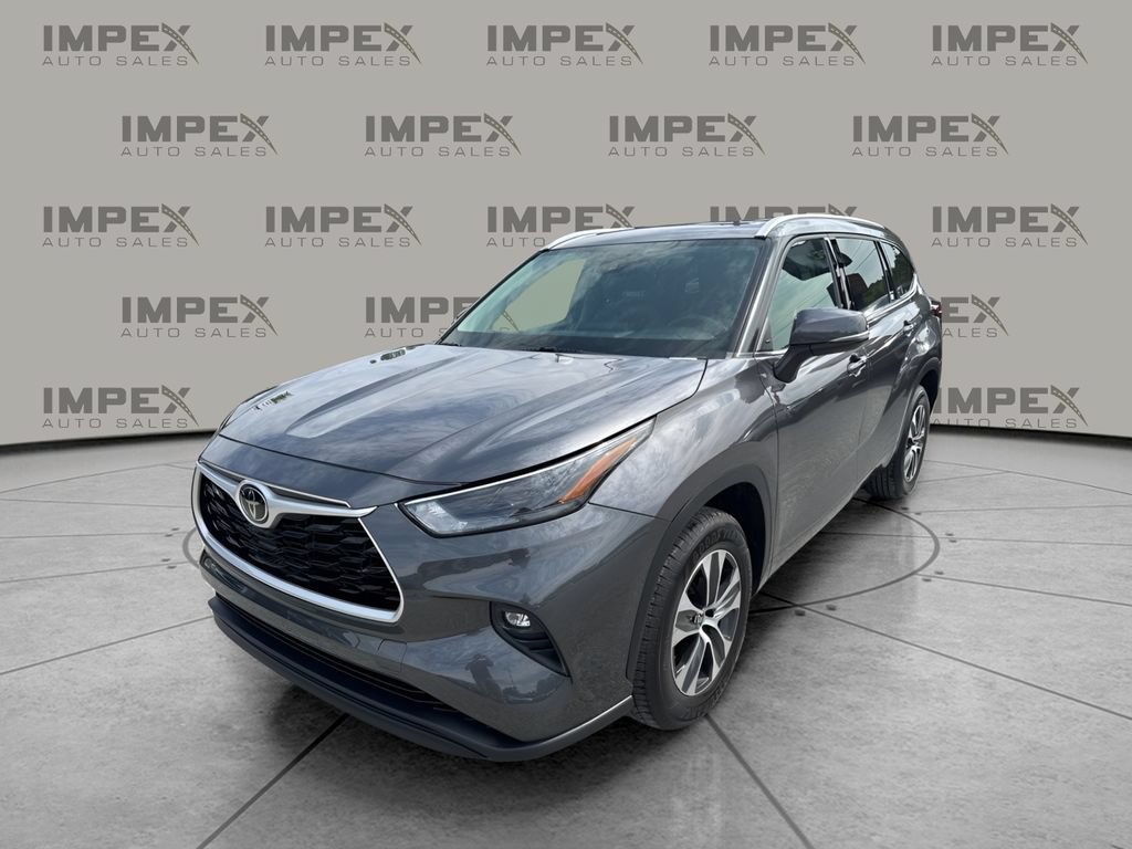 Used 2022 Toyota Highlander XLE