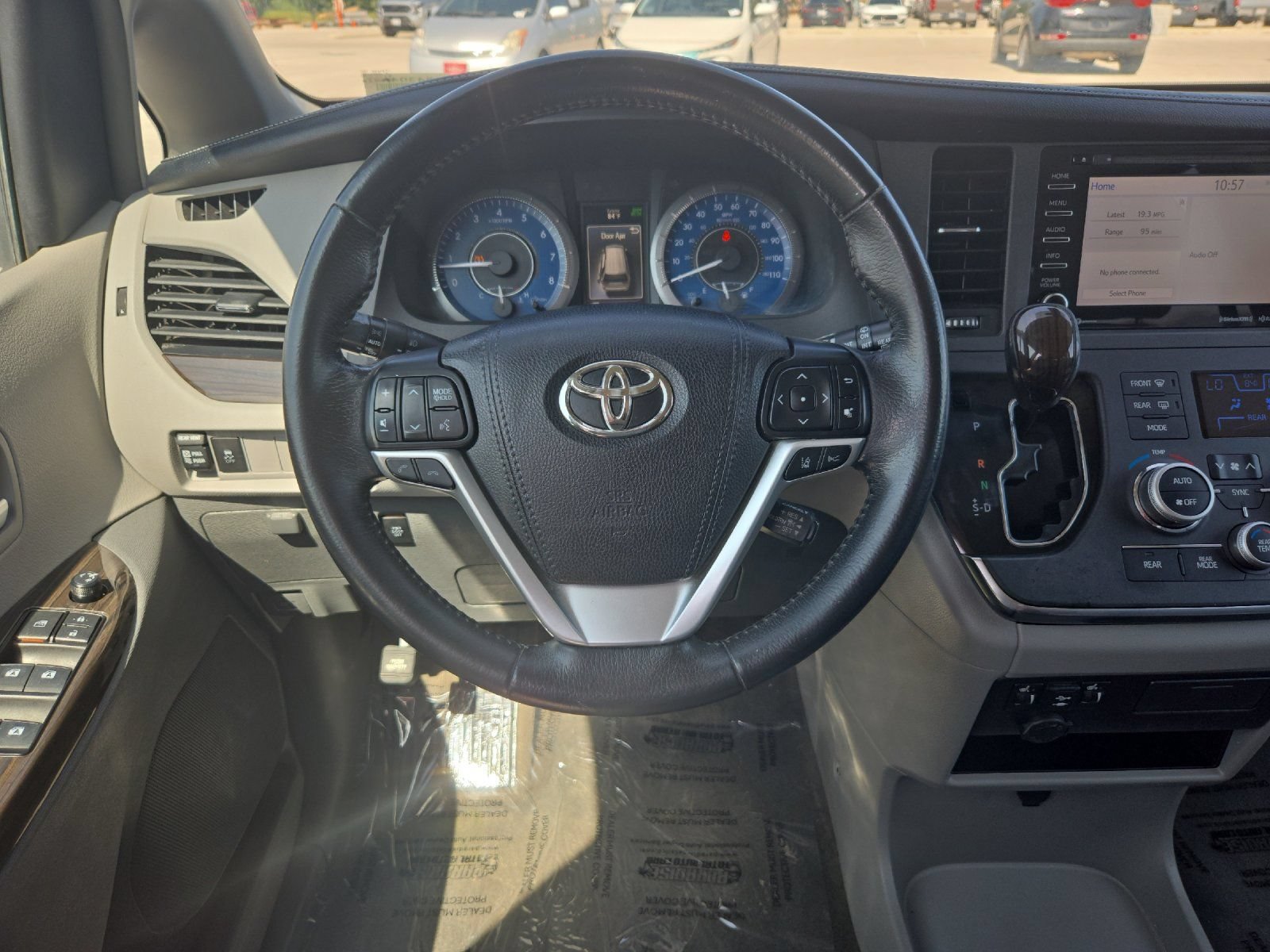 Used 2018 Toyota Sienna XLE FWD image 13