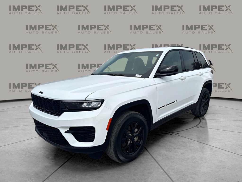 Used 2025 Jeep Grand Cherokee Altitude