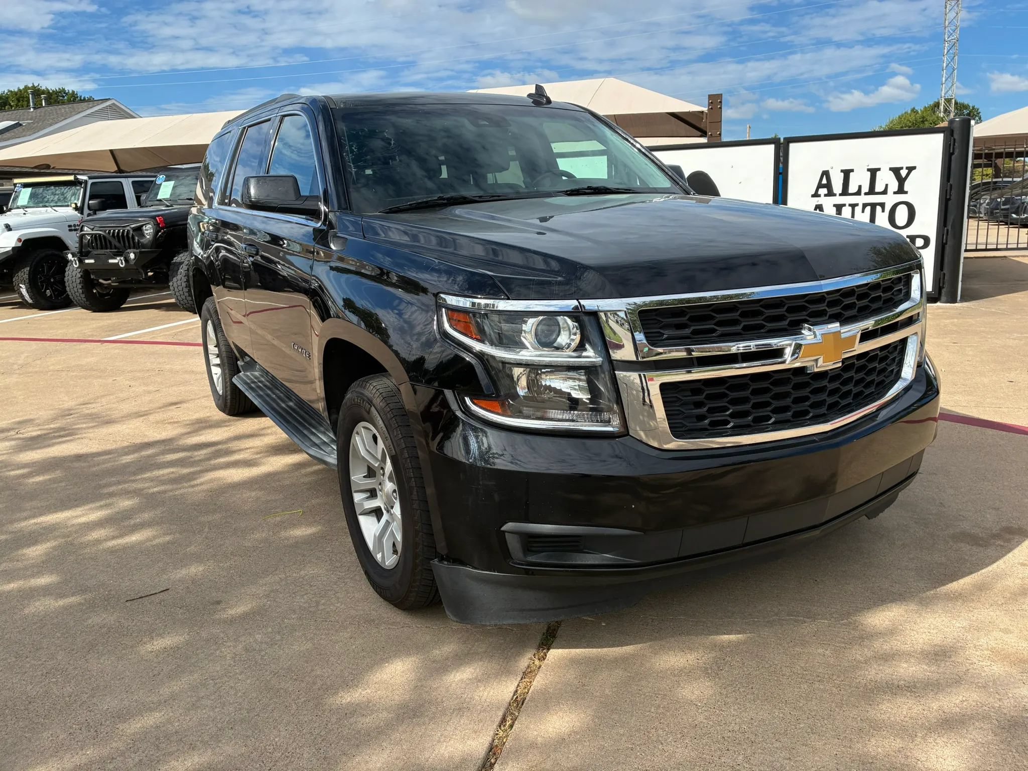 Used 2019 Chevrolet Tahoe LT RWD image 1