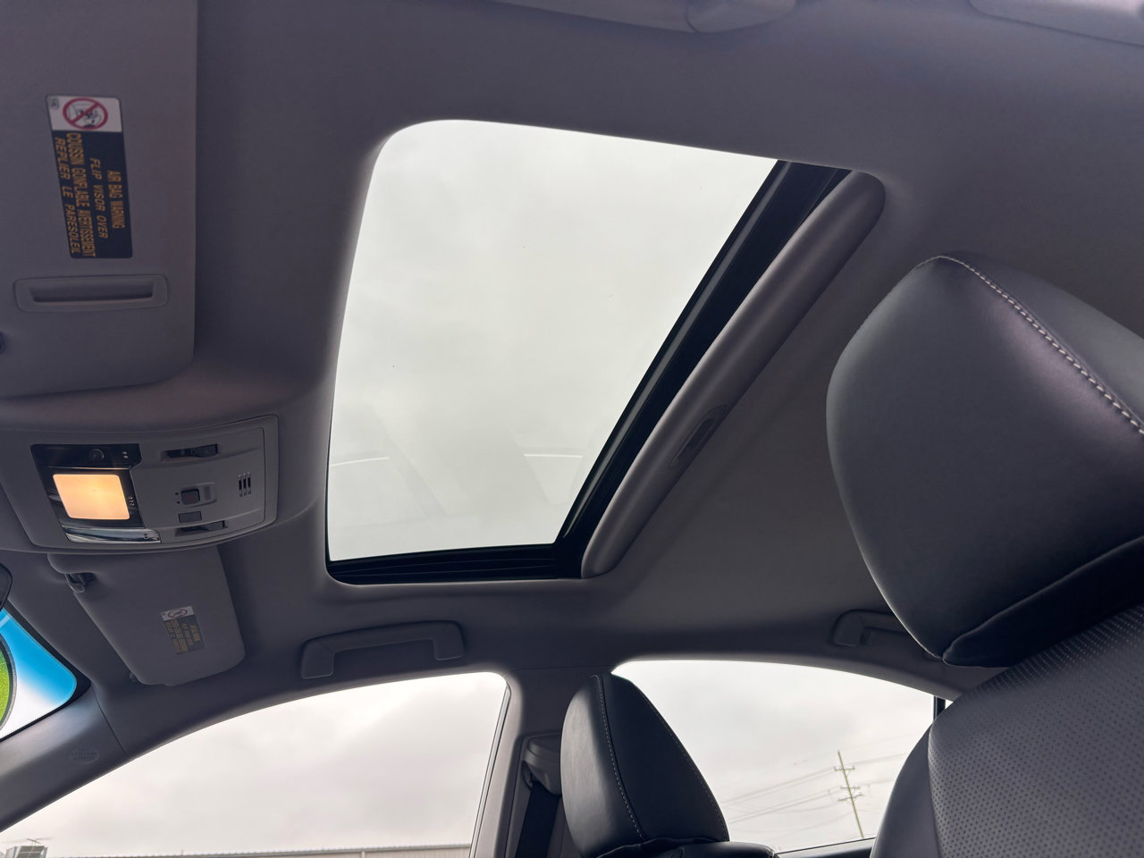 Used 2017 Lexus ES 300h image 33