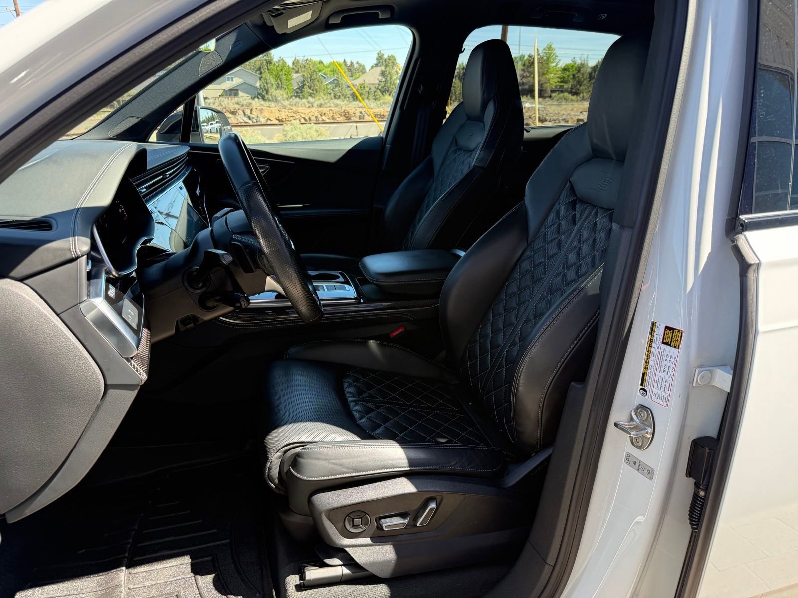 Used 2022 Audi SQ7 Premium Plus w/ SQ7 Executive Package AWD/4WD image 12