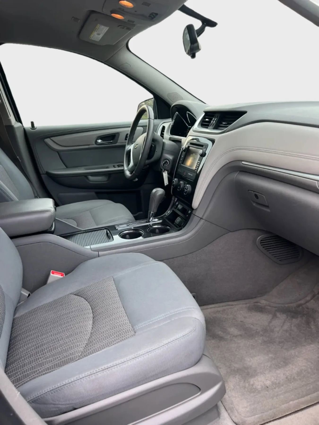 Used 2017 Chevrolet Traverse LT w/ Style and Technology Package image 14