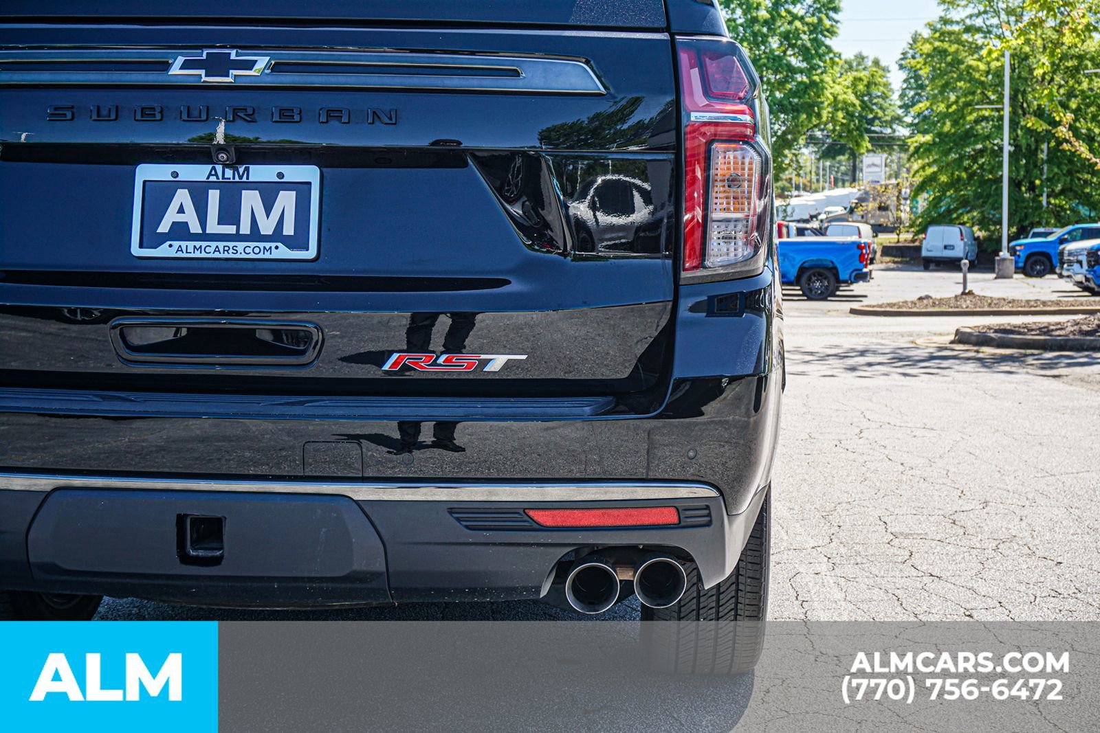 Used 2022 Chevrolet Suburban RST w/ Sport Performance Package AWD/4WD image 17