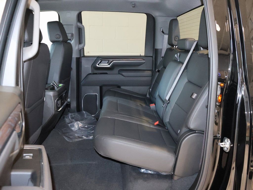 New 2025 GMC Sierra 2500 SLT w/ SLT Convenience Package image 29
