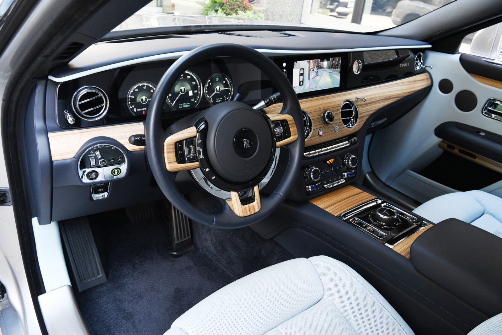 Used 2022 Rolls-Royce Ghost w/ Ghost Package image 15