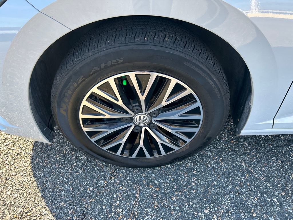 Used 2019 Volkswagen Jetta SEL image 10