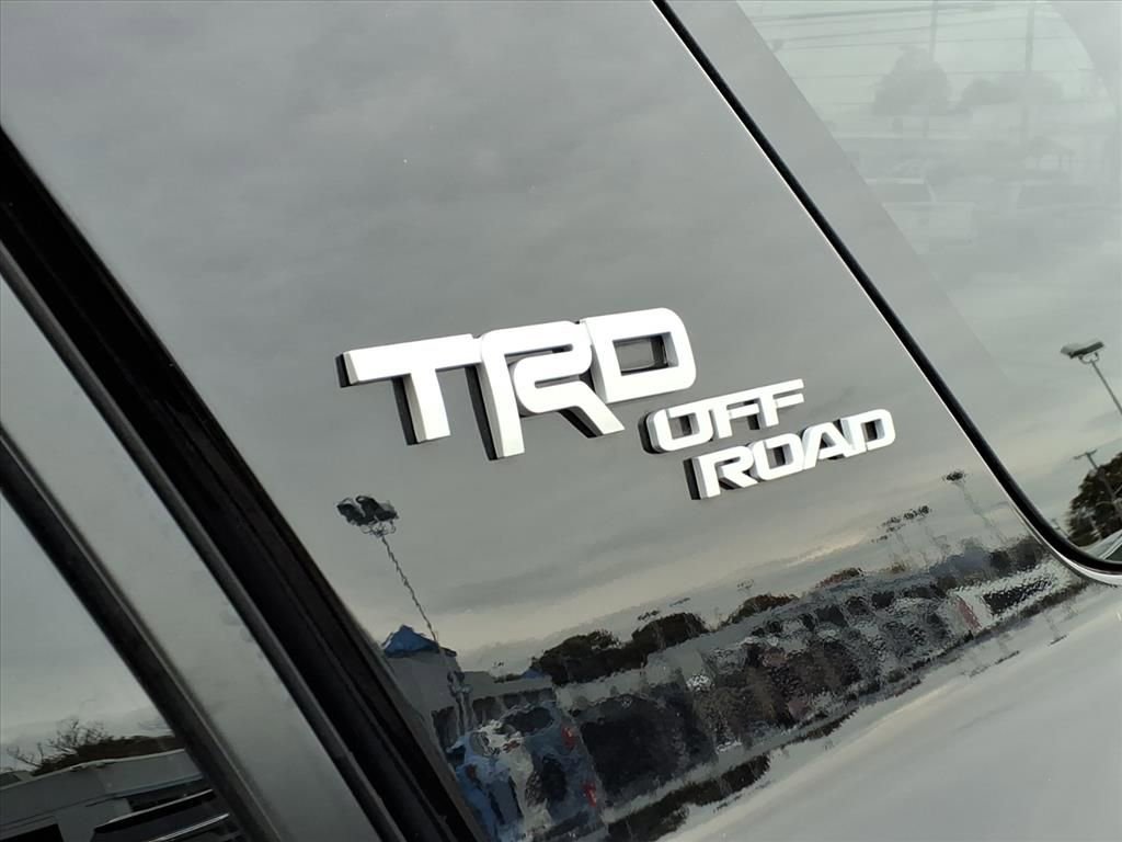 Used 2024 Toyota 4Runner TRD Off-Road image 33