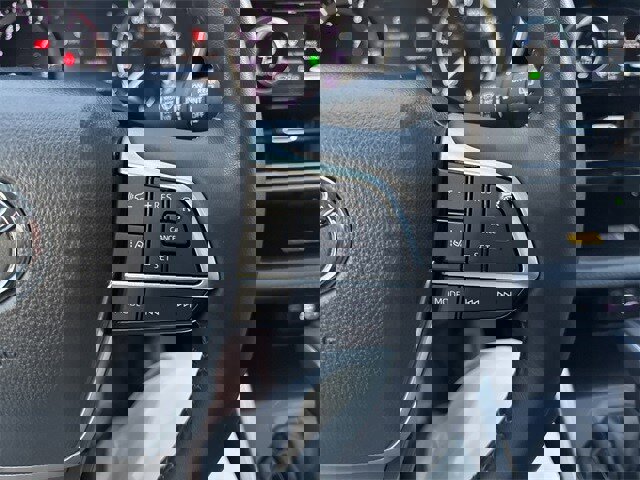 Used 2023 Toyota Highlander XLE image 30