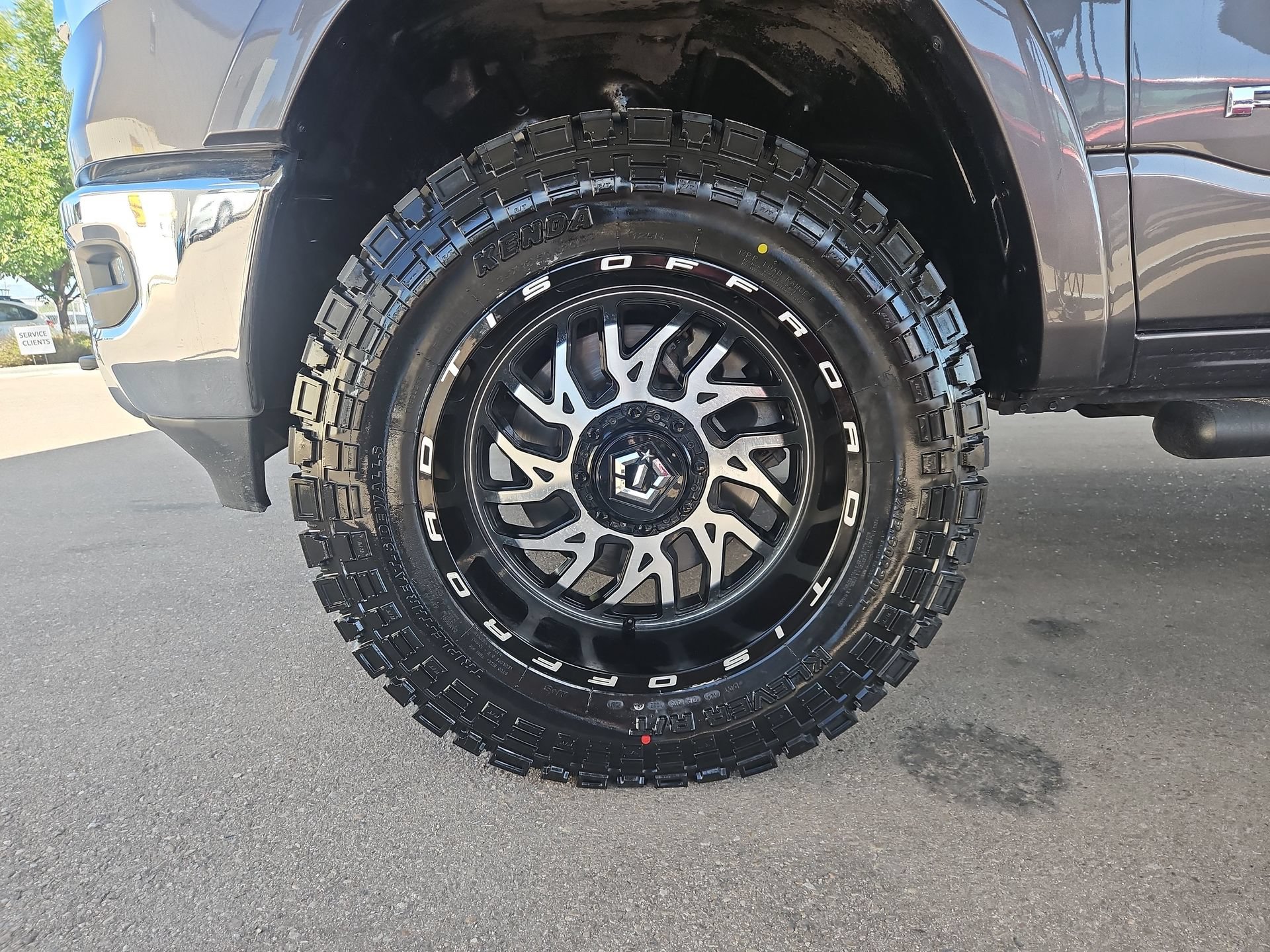 Used 2019 RAM 1500 Laramie w/ Off Road Group AWD/4WD image 19