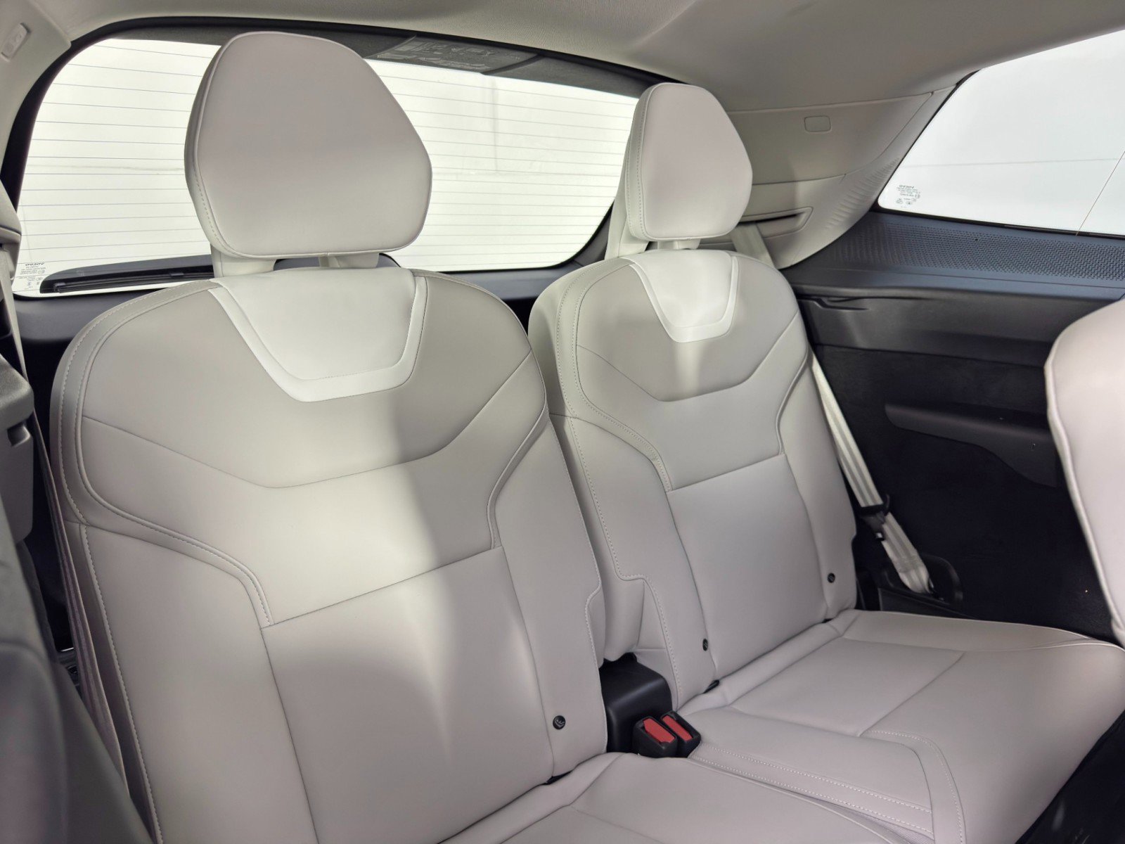 Used 2025 Volvo EX90 Ultra image 38