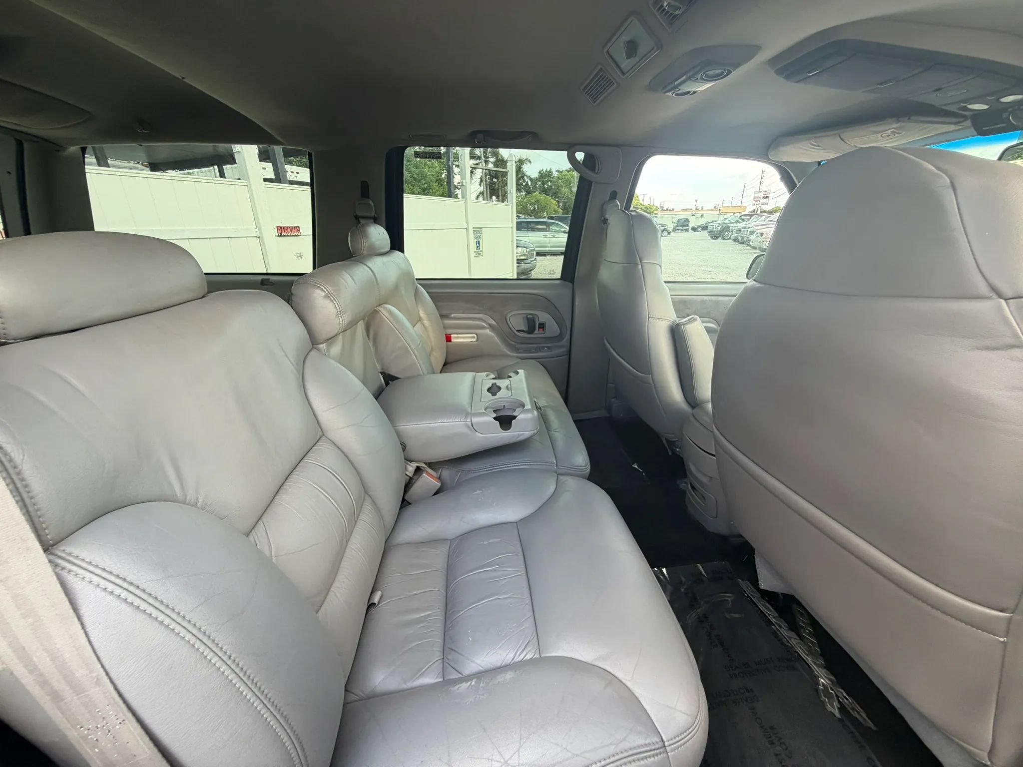 Used 1999 Chevrolet Tahoe Z71 w/ Preferred Equipment Group AWD/4WD image 12