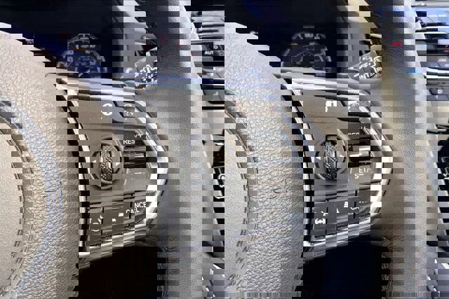 Used 2025 Acura RDX SH-AWD image 19