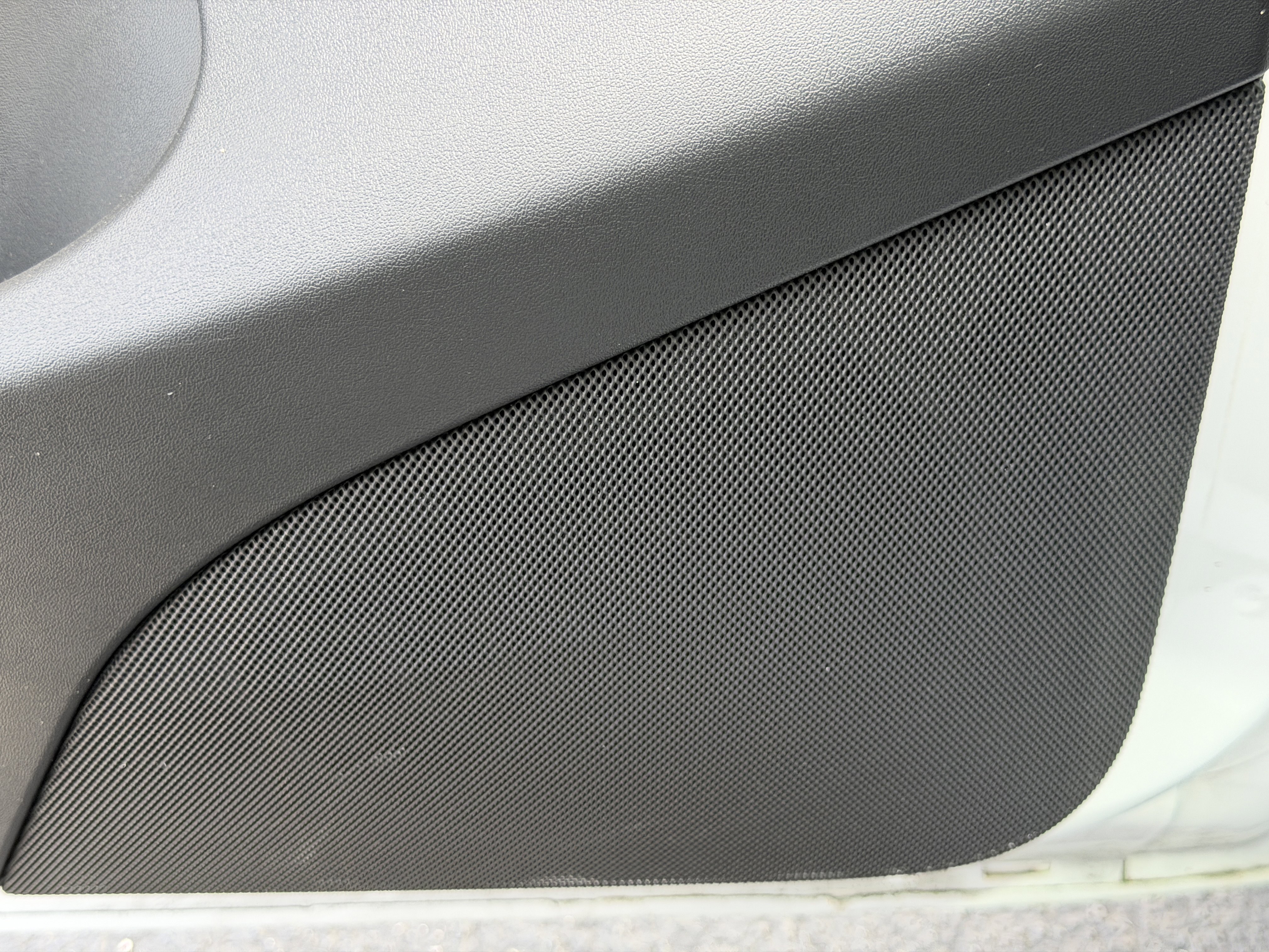 Used 2022 Tesla Model Y Long Range image 25