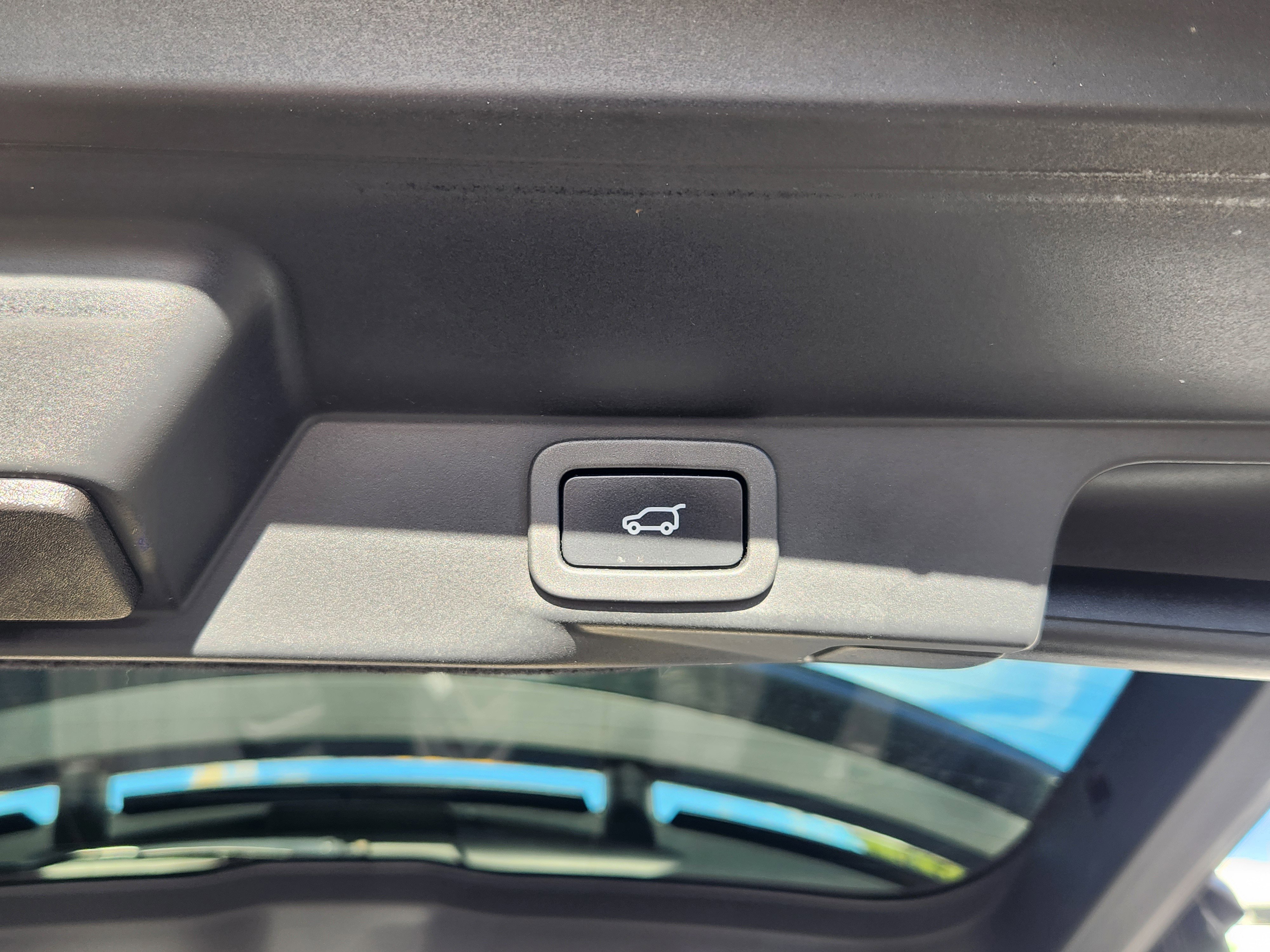 Used 2020 Land Rover Range Rover Sport HST image 22