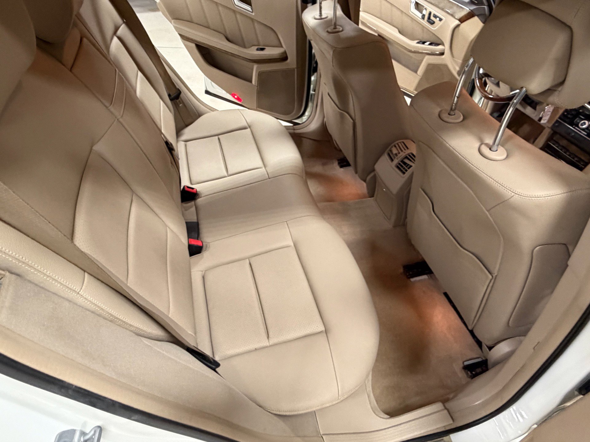 Used 2011 Mercedes-Benz E 350 4MATIC Wagon image 27