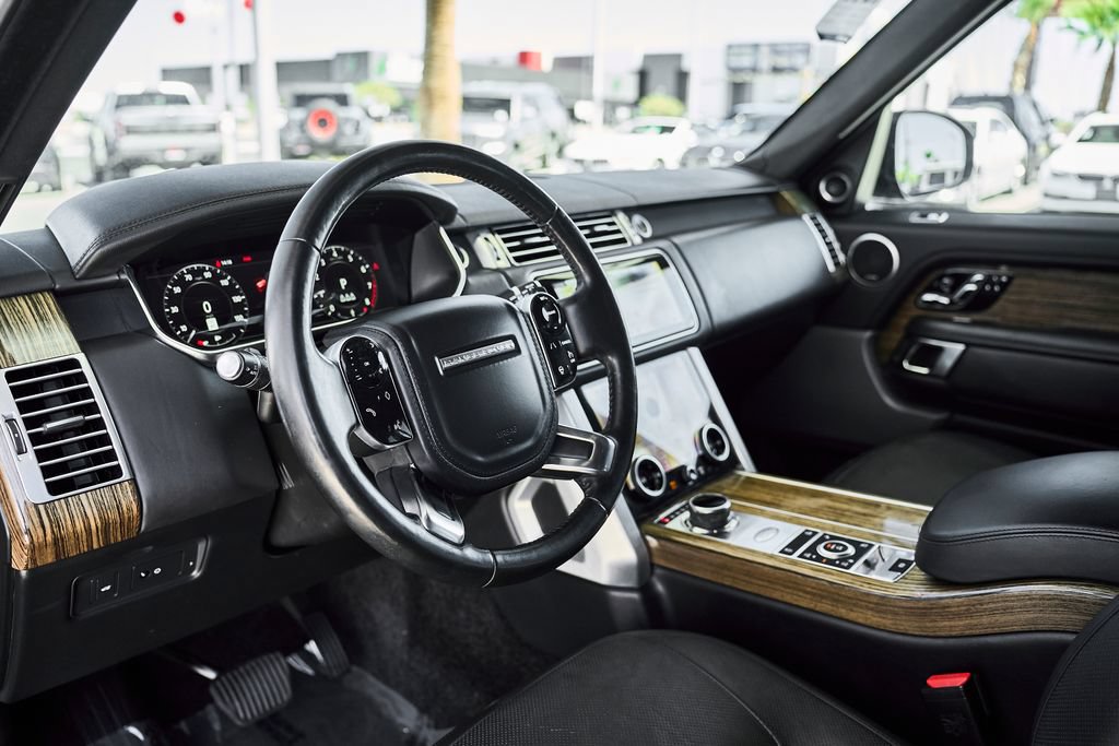 Used 2018 Land Rover Range Rover HSE AWD/4WD image 2