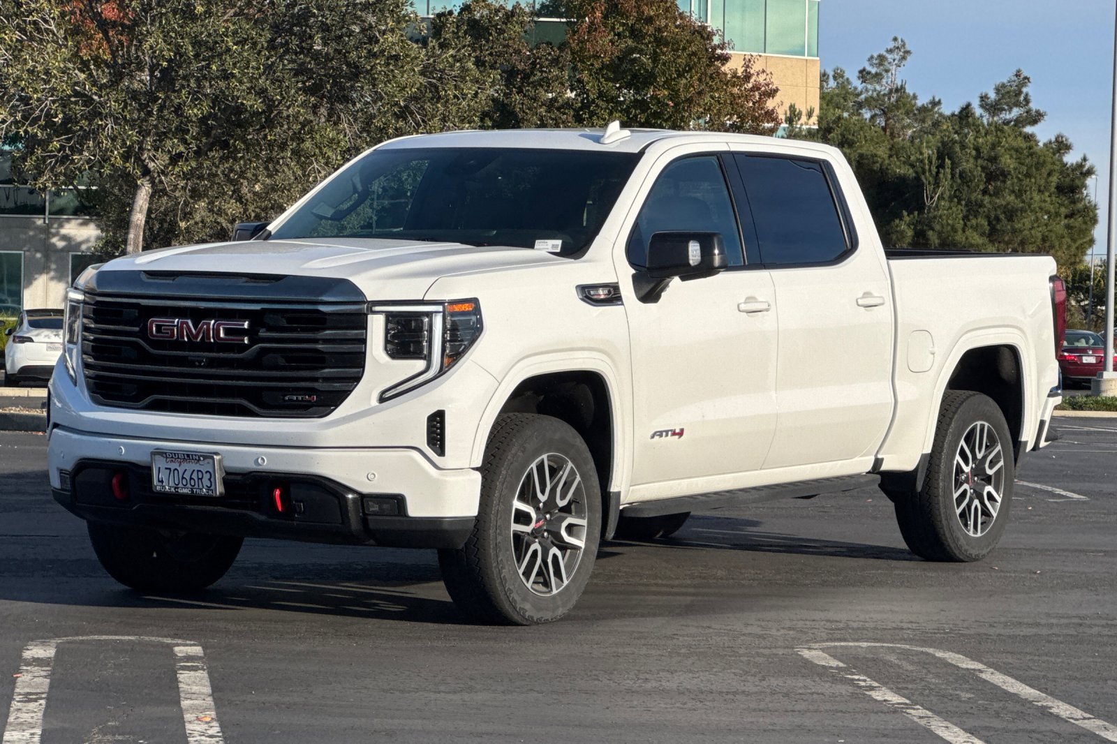 Used 2022 GMC Sierra 1500 AT4 w/ AT4 Premium Package image 8