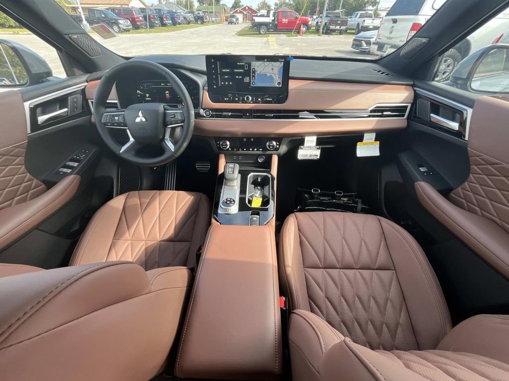 New 2026 Mitsubishi Outlander SEL FWD image 18