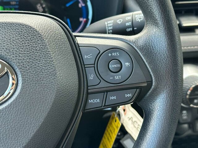 Used 2024 Toyota RAV4 LE AWD/4WD image 28