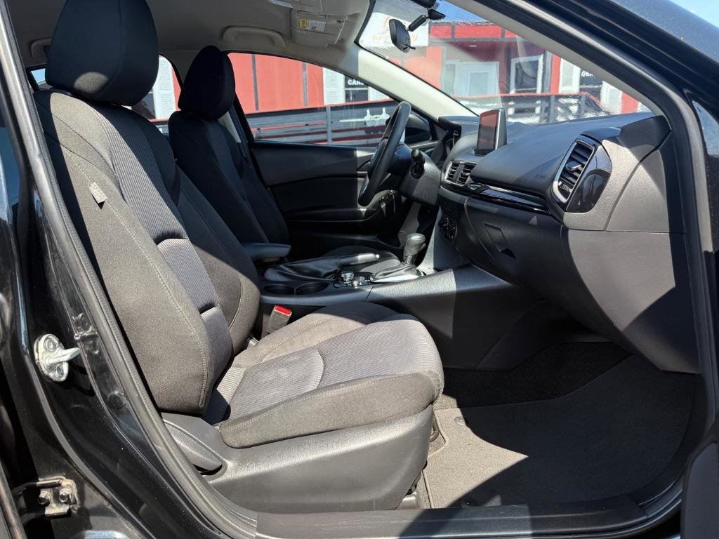 Used 2016 MAZDA MAZDA3 i Sport w/ Preferred Equipment Package image 17