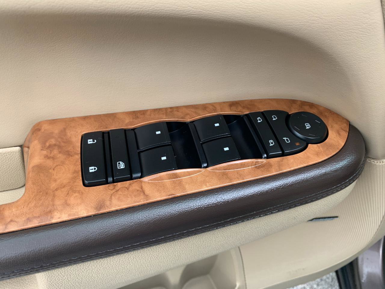 Used 2012 Buick Enclave Premium FWD image 10