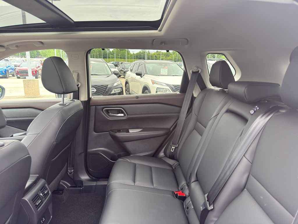Certified 2021 Nissan Rogue SV w/ Premium Package AWD/4WD image 33
