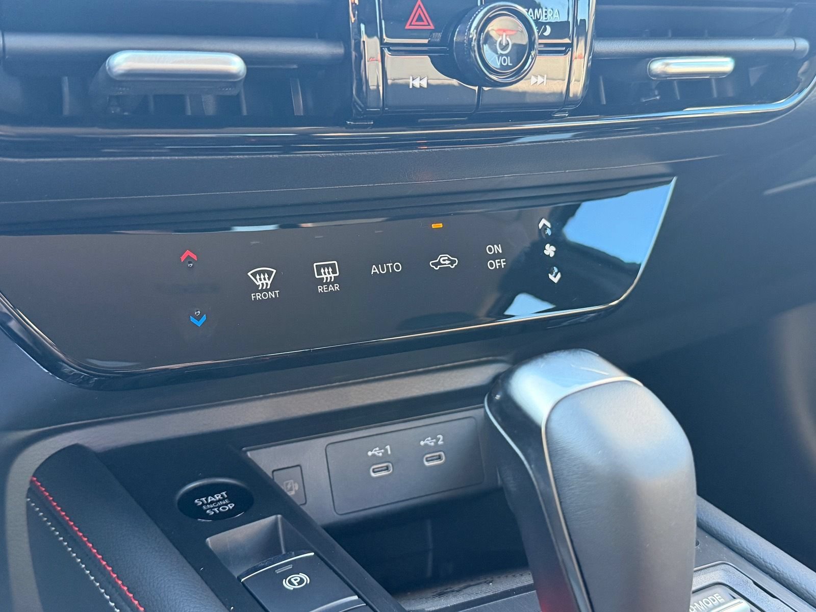 New 2026 Nissan Kicks SR FWD image 24