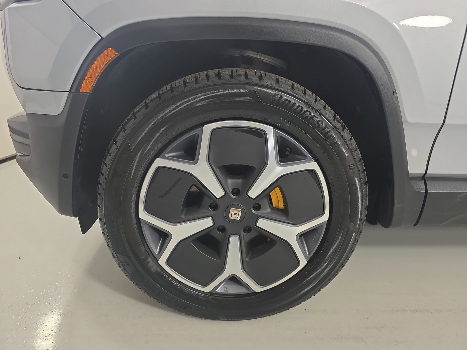 Used 2024 Rivian R1S Adventure AWD/4WD image 9