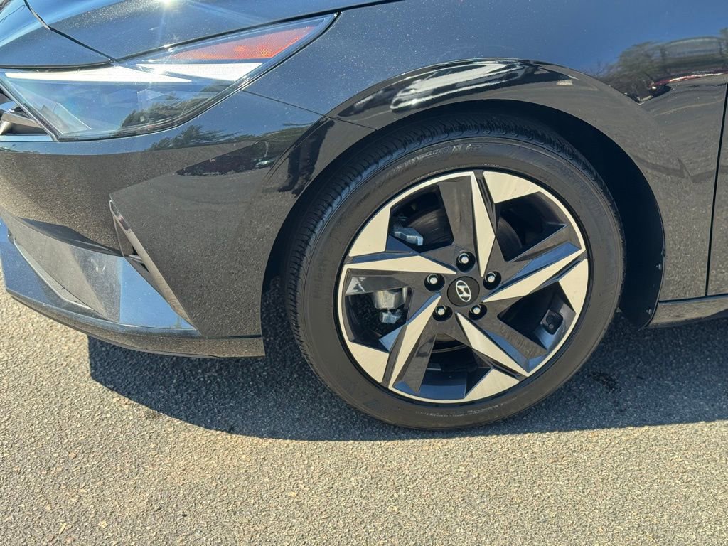 Certified 2023 Hyundai Elantra Limited FWD image 7