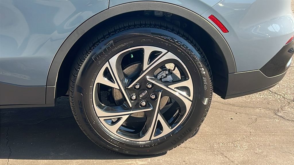 New 2026 Lincoln Nautilus Premier image 5