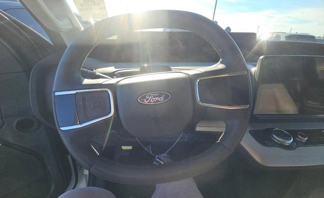 Used 2025 Ford Expedition Active AWD/4WD image 7