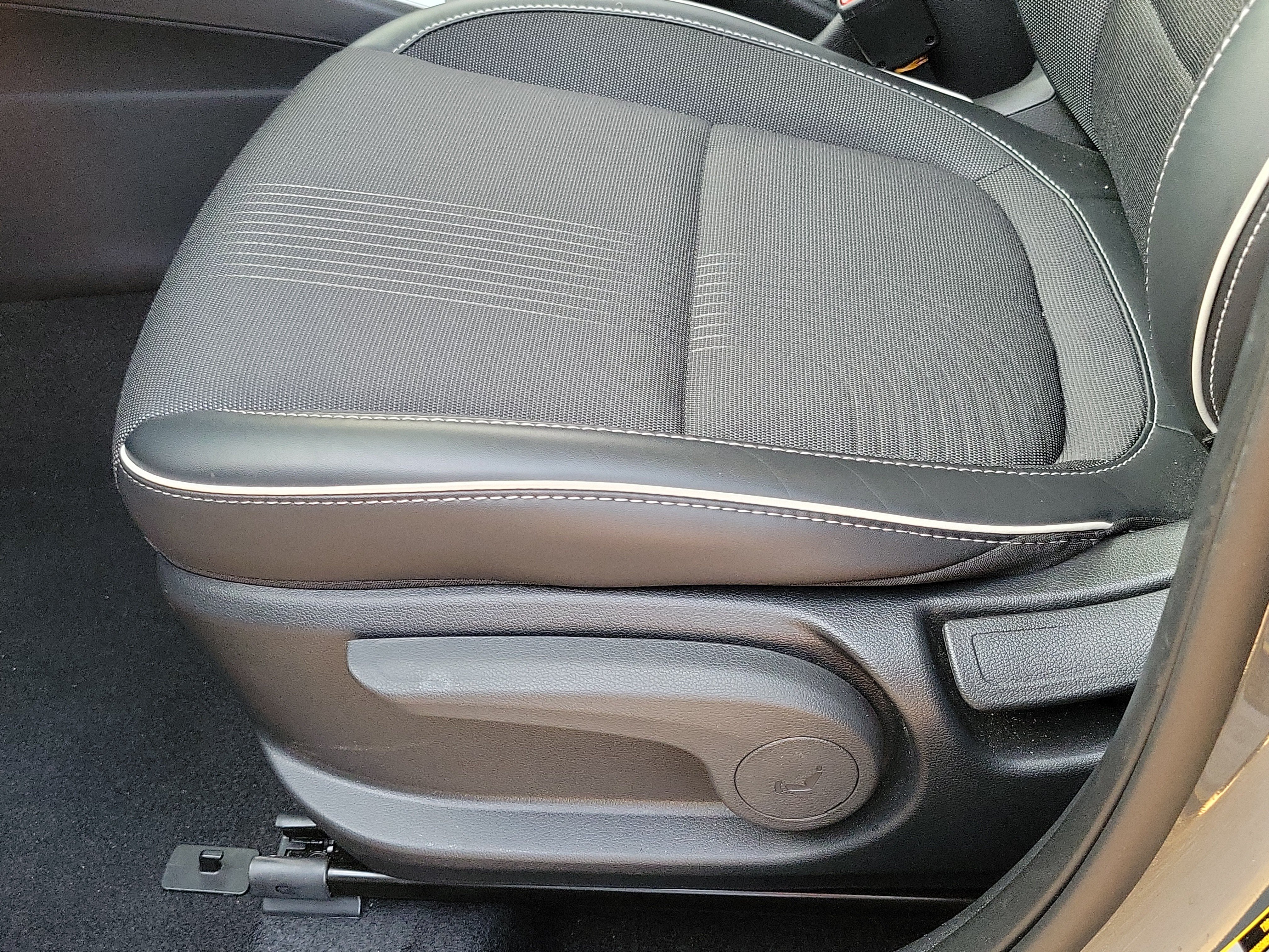 Certified 2026 Hyundai Venue SEL FWD image 20