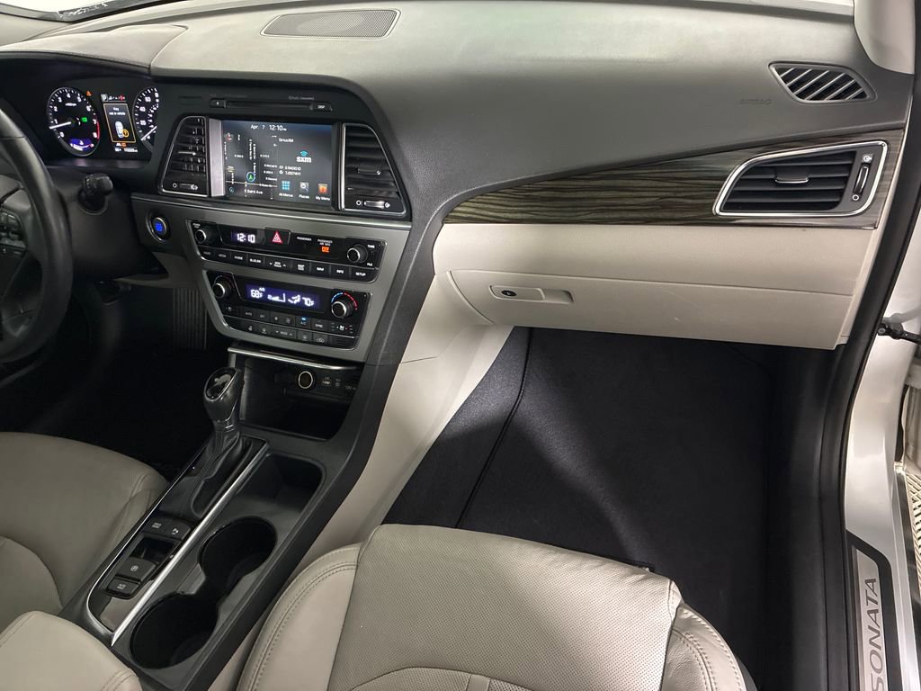 Used 2016 Hyundai Sonata Limited w/ Option Group 05 image 32