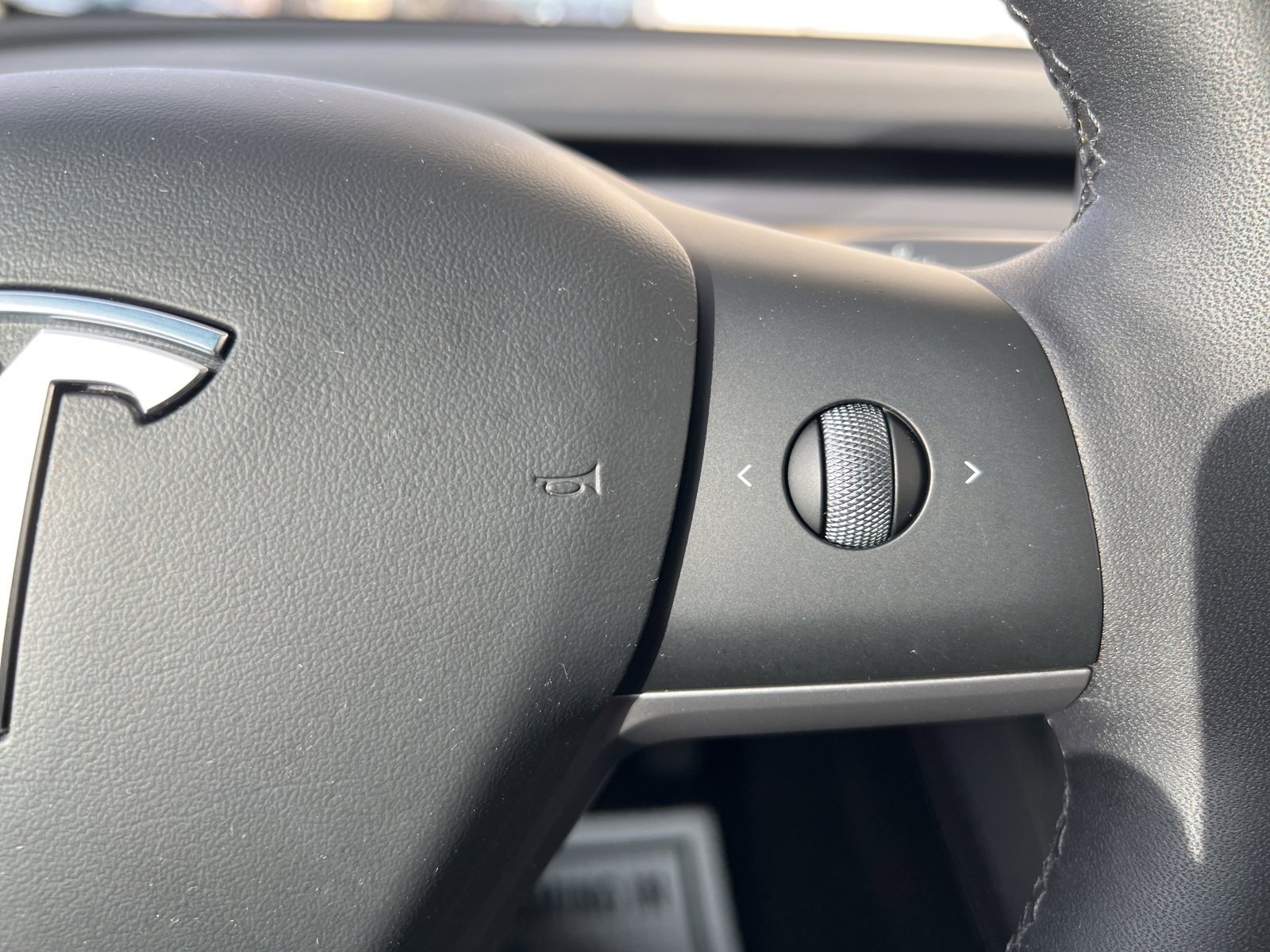 Used 2023 Tesla Model 3 Standard Range image 15