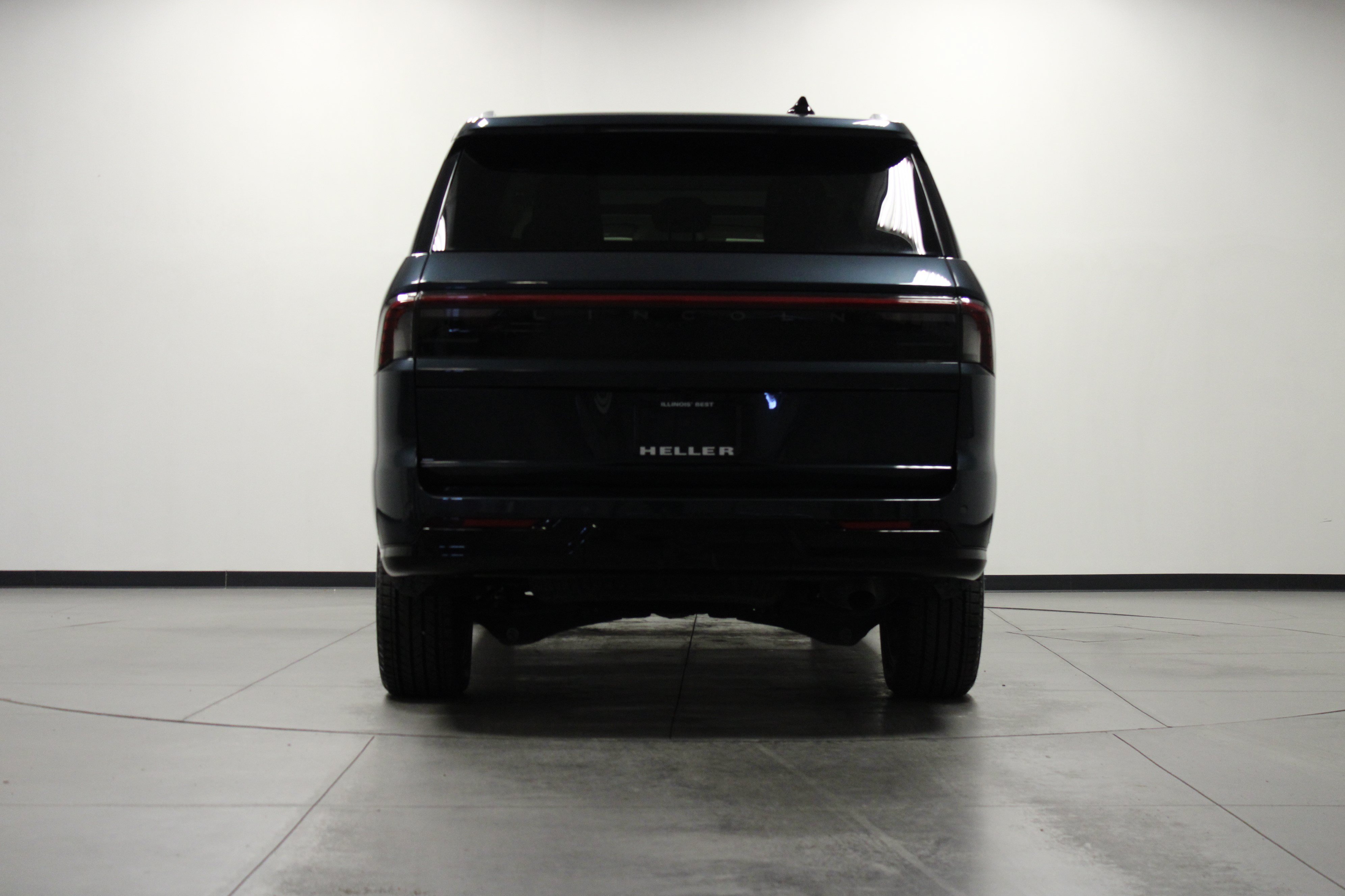 Used 2025 Lincoln Navigator L Reserve AWD/4WD image 5