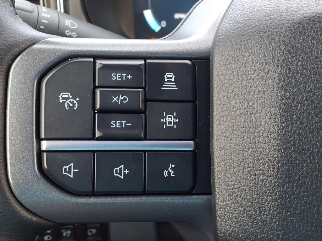Used 2025 Ford F250 Lariat w/ Lariat Ultimate Package AWD/4WD image 26