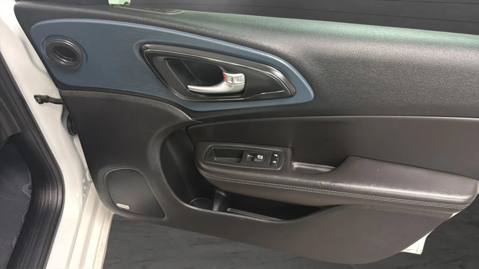 Used 2015 Chrysler 200 S w/ Navigation & Sound Group I FWD image 19