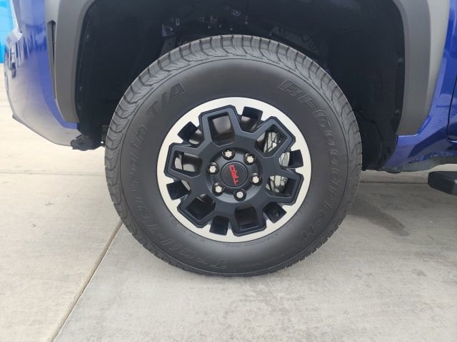 Used 2025 Toyota Tacoma TRD Off-Road image 18