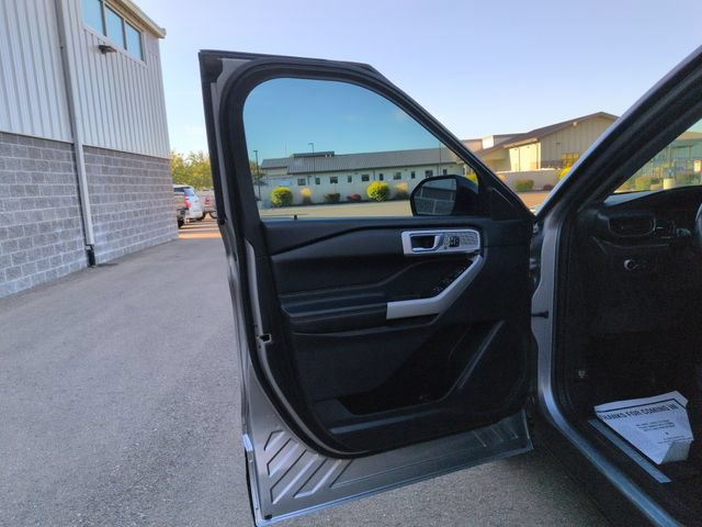 Used 2020 Ford Explorer Limited w/ Class III Trailer Tow Package AWD/4WD image 10