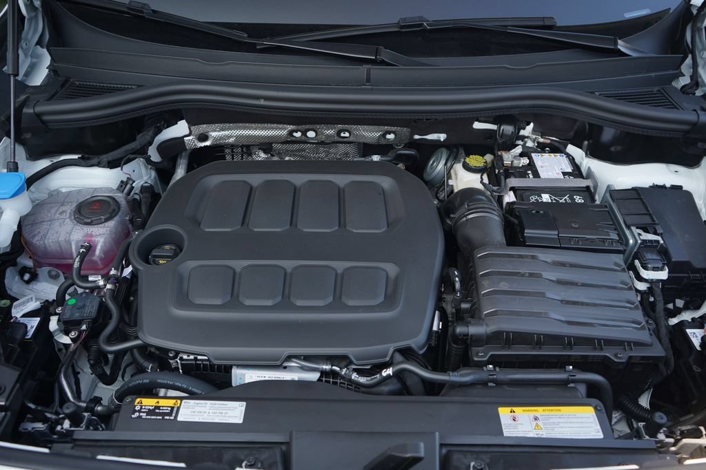 New 2026 Volkswagen Tiguan SEL R-Line AWD/4WD image 12