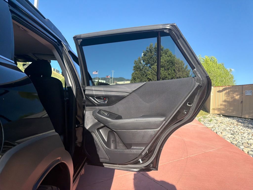 Used 2025 Subaru Outback Premium w/ Popular Package #1A image 25