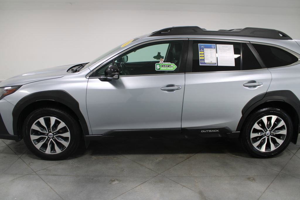 Used 2023 Subaru Outback Limited image 6